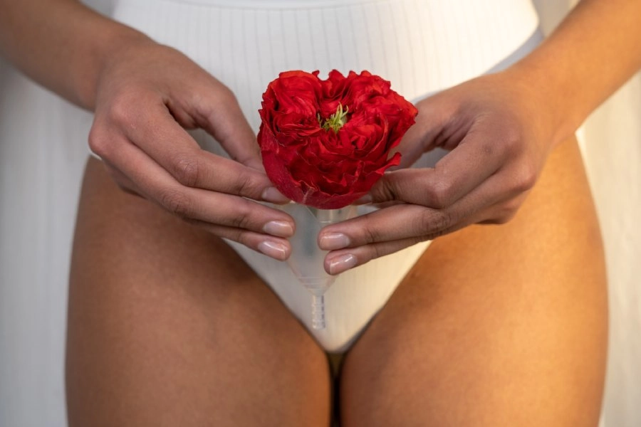 Posso fazer academia menstruada? Aumenta o fluxo? 
