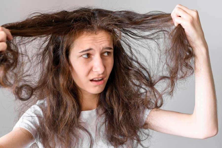 Descubra como fazer uma revitalização capilar: será que o seu cabelo está precisando? 