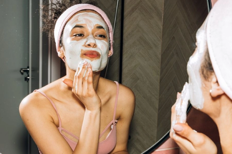 Creme redutor de medidas funciona? Aprenda como age este tipo de produto 